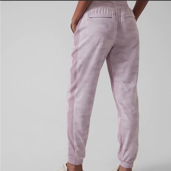 NWT Athleta Brooklyn Lined Camo Jogger Size 0 - Shasta Purple - Picture 2 of 6